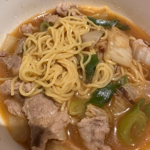 某ラーメン屋名物ラーメンのアタマ「サイカのアタマ」